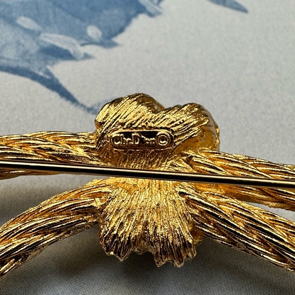 Vintage Large Christian Dior Pin Brooch Gold tone Cable Rope Knot. - Picture 6 of 9